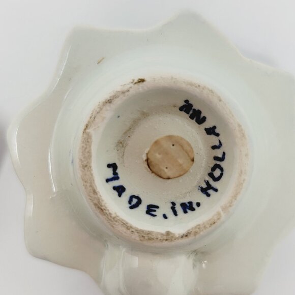 Rare Vintage Hand-Painted Delft Blue Flower Salt & Pepper Shakers  Holland - Picture 5 of 7